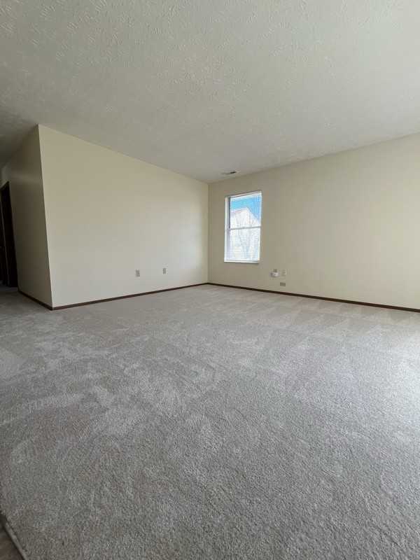 3930 Deer Lake Way - Photo 3 of 14