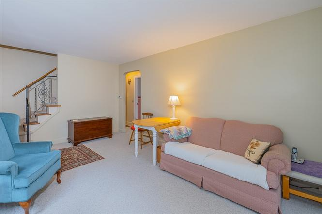 27 Edgemont Rd - Photo 7 of 10