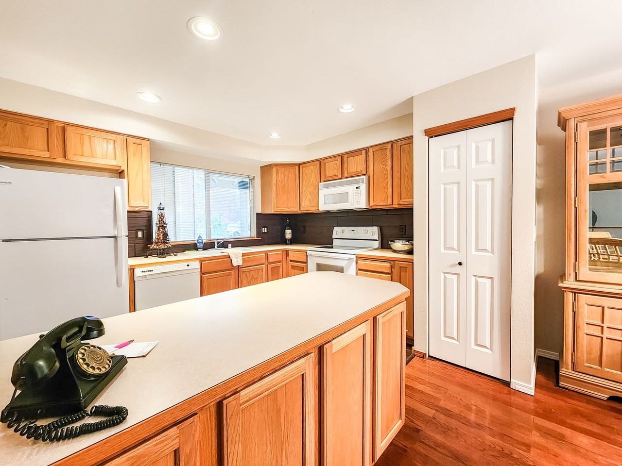 8306 Putters Ct - Photo 4 of 17