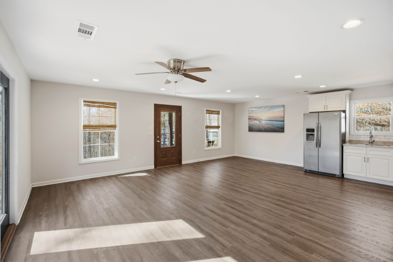 7621 Maple Pl - Photo 5 of 20