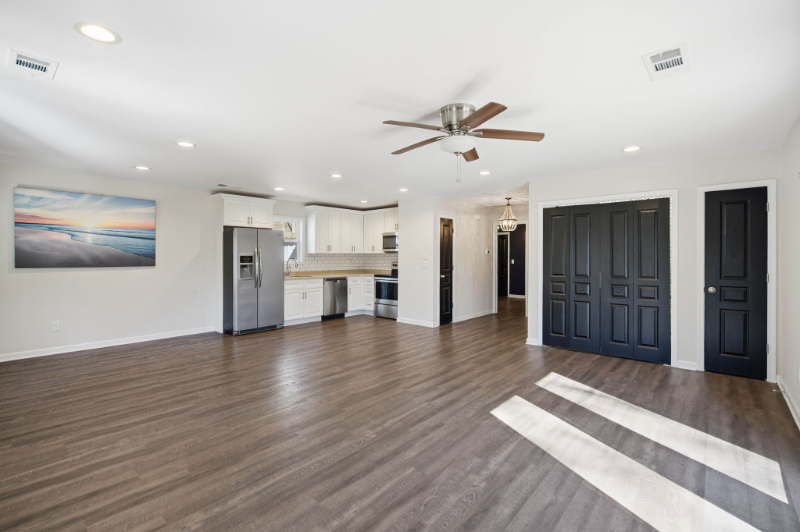 7621 Maple Pl - Photo 7 of 20