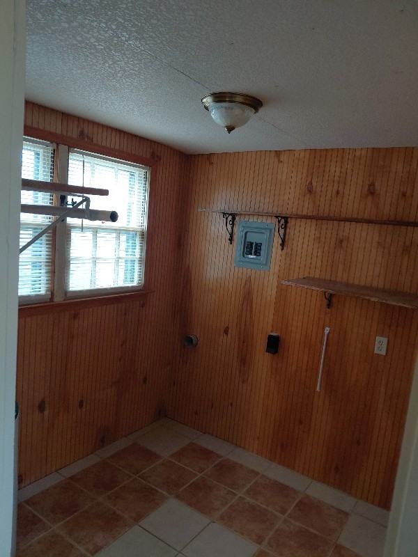 708 Glenwood Rd - Photo 7 of 15