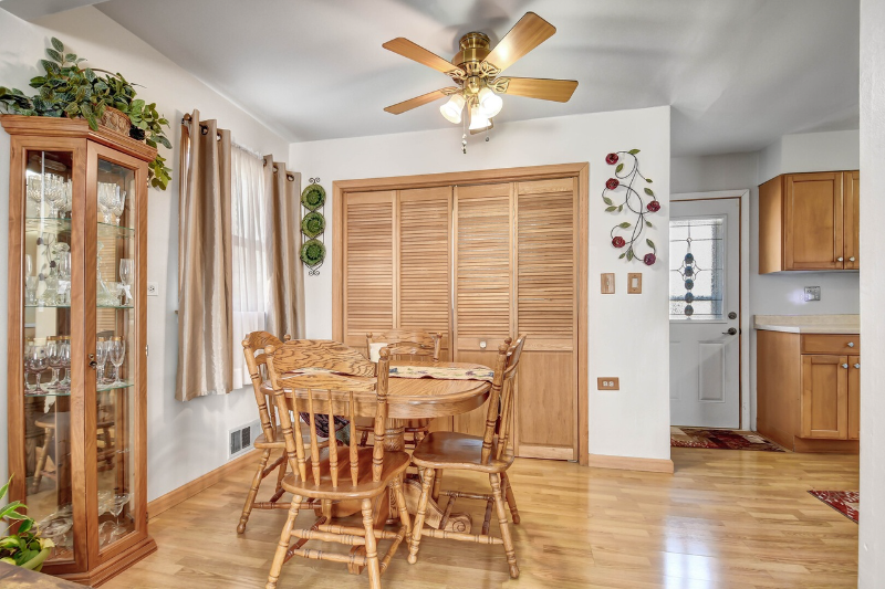 5710 W 82nd St - Photo 3 of 12