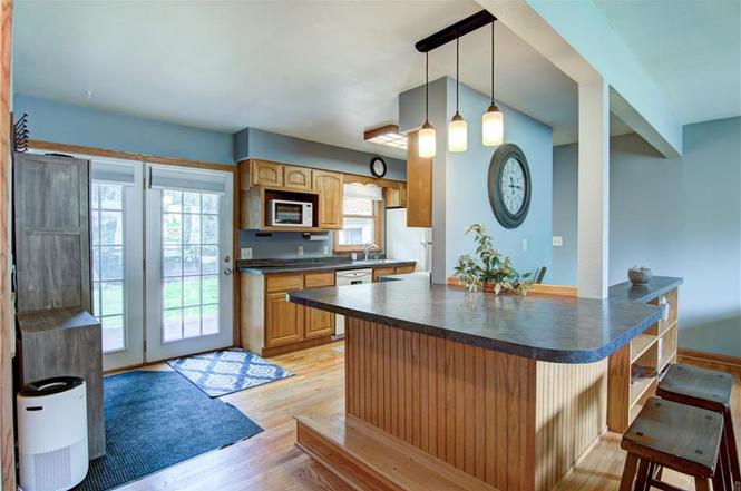 2944 Uranus Ave - Photo 5 of 11