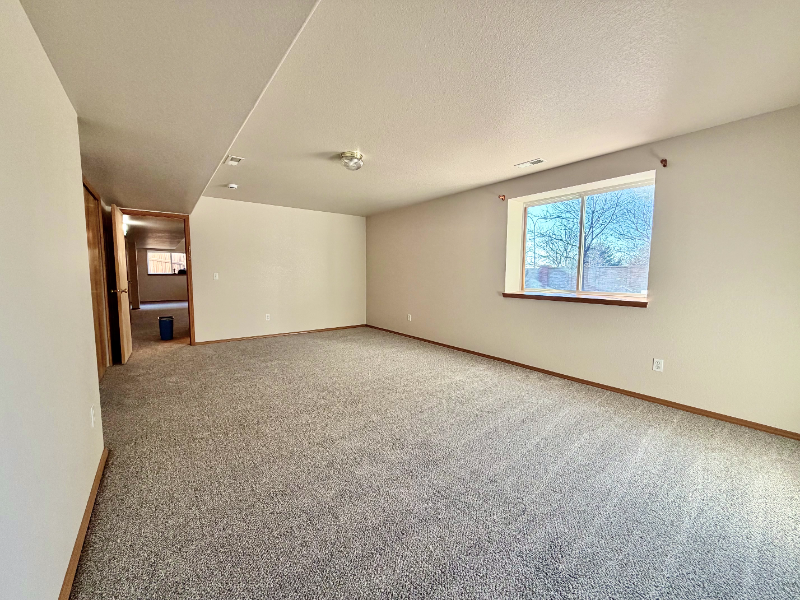 7724 Amberly Dr - Photo 2 of 20