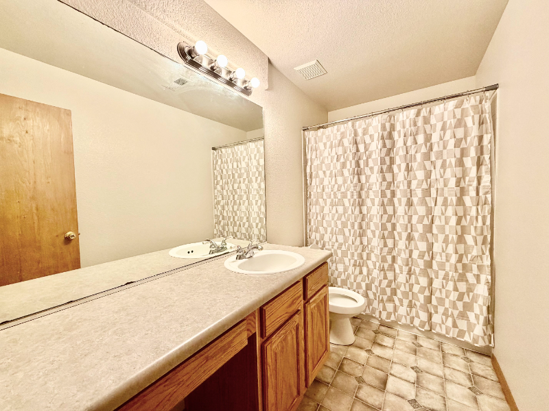 7724 Amberly Dr - Photo 5 of 20