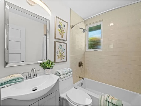 627 E Angela St - Photo 5 of 20