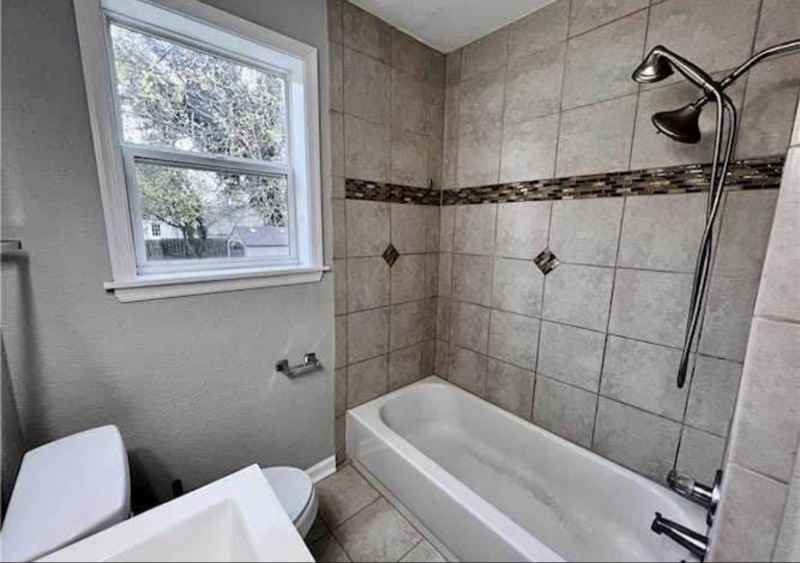 306 E Leicester Ave - Photo 7 of 10