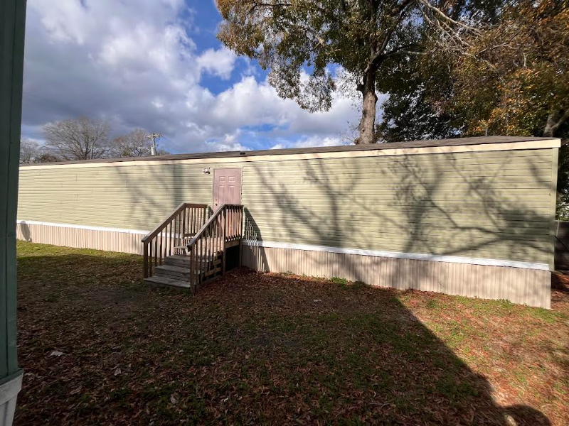 411 Medford St - Photo 2 of 20