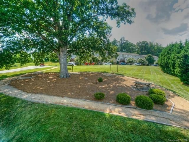 107 Forest Ridge Rd - Photo 4 of 15