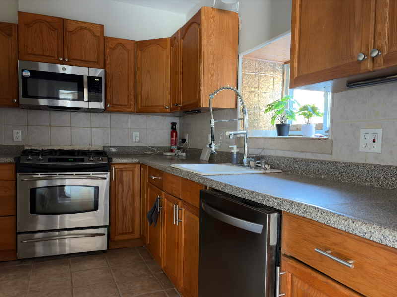 4377 Pechin St - Photo 4 of 14