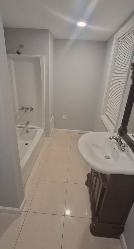 647 S Pulaski St - Photo 7 of 15