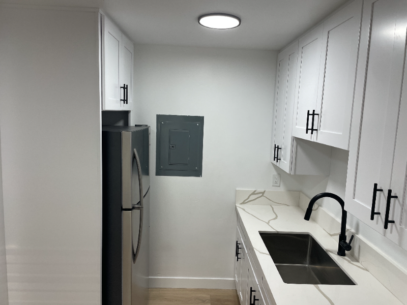 1221 Bee #63 - Photo 4 of 10