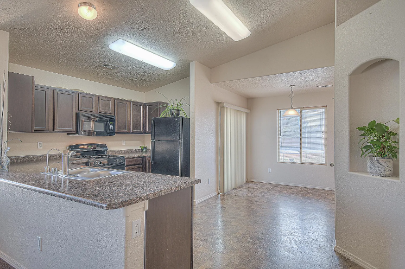 630 Redwood St Sw - Photo 6 of 6