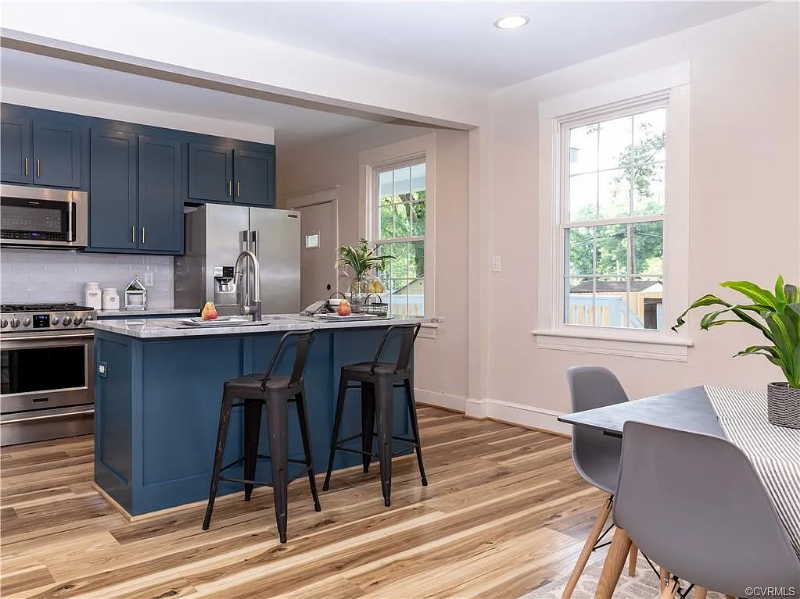 3503 Moody Ave - Photo 4 of 9