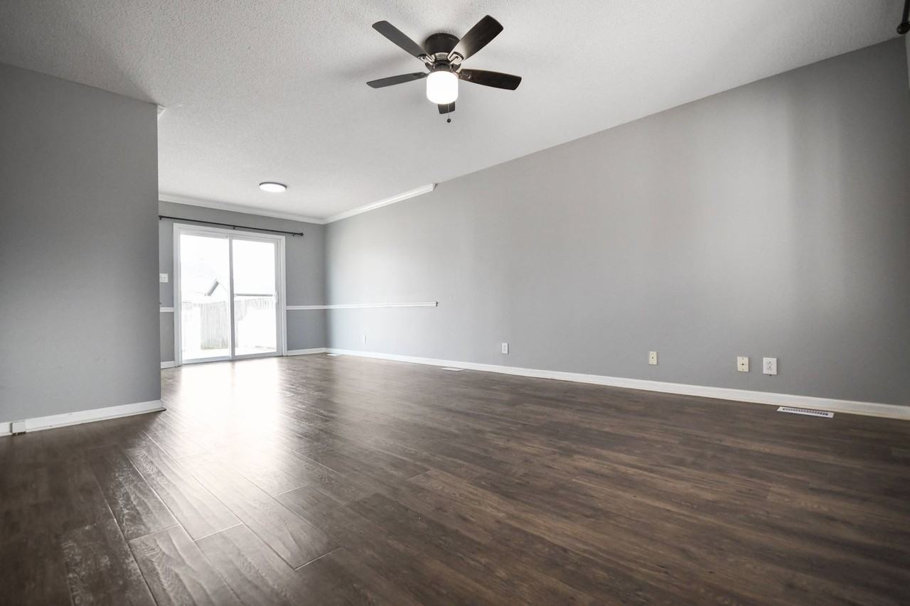 421 Sierra Ct - Photo 2 of 22