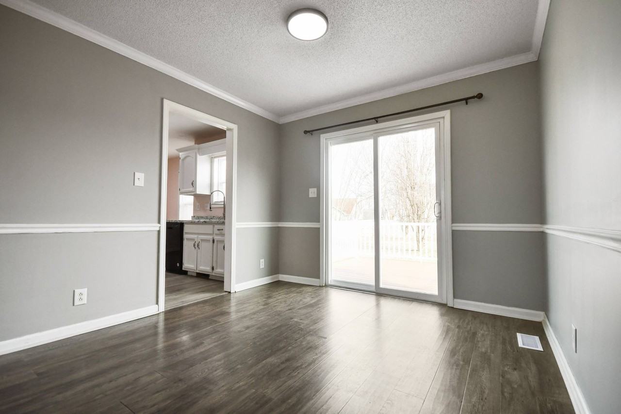 421 Sierra Ct - Photo 5 of 22