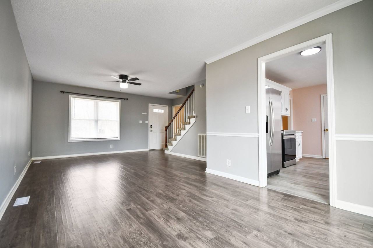 421 Sierra Ct - Photo 6 of 22