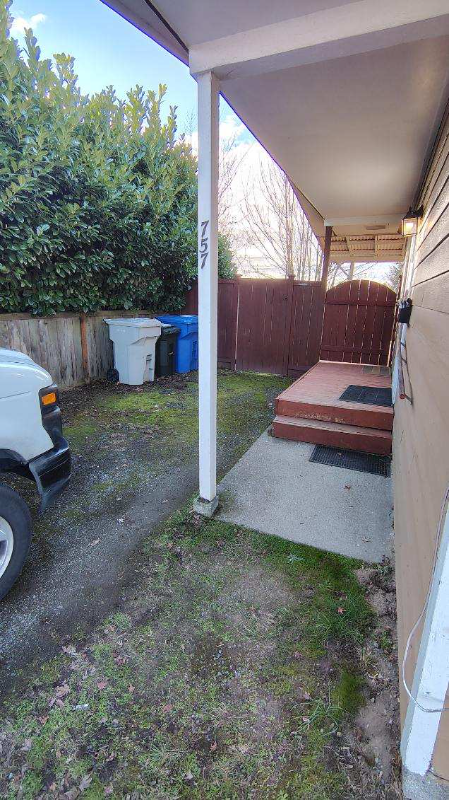 757 Camas Ave Ne #757 - Photo 7 of 8