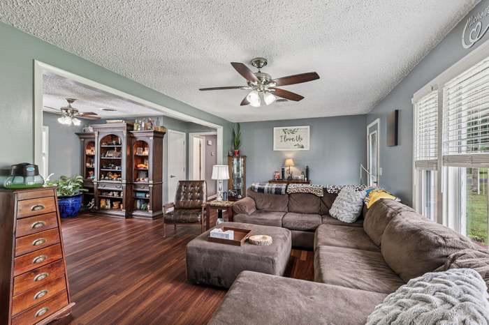 3975 Lawing Dr - Photo 4 of 13