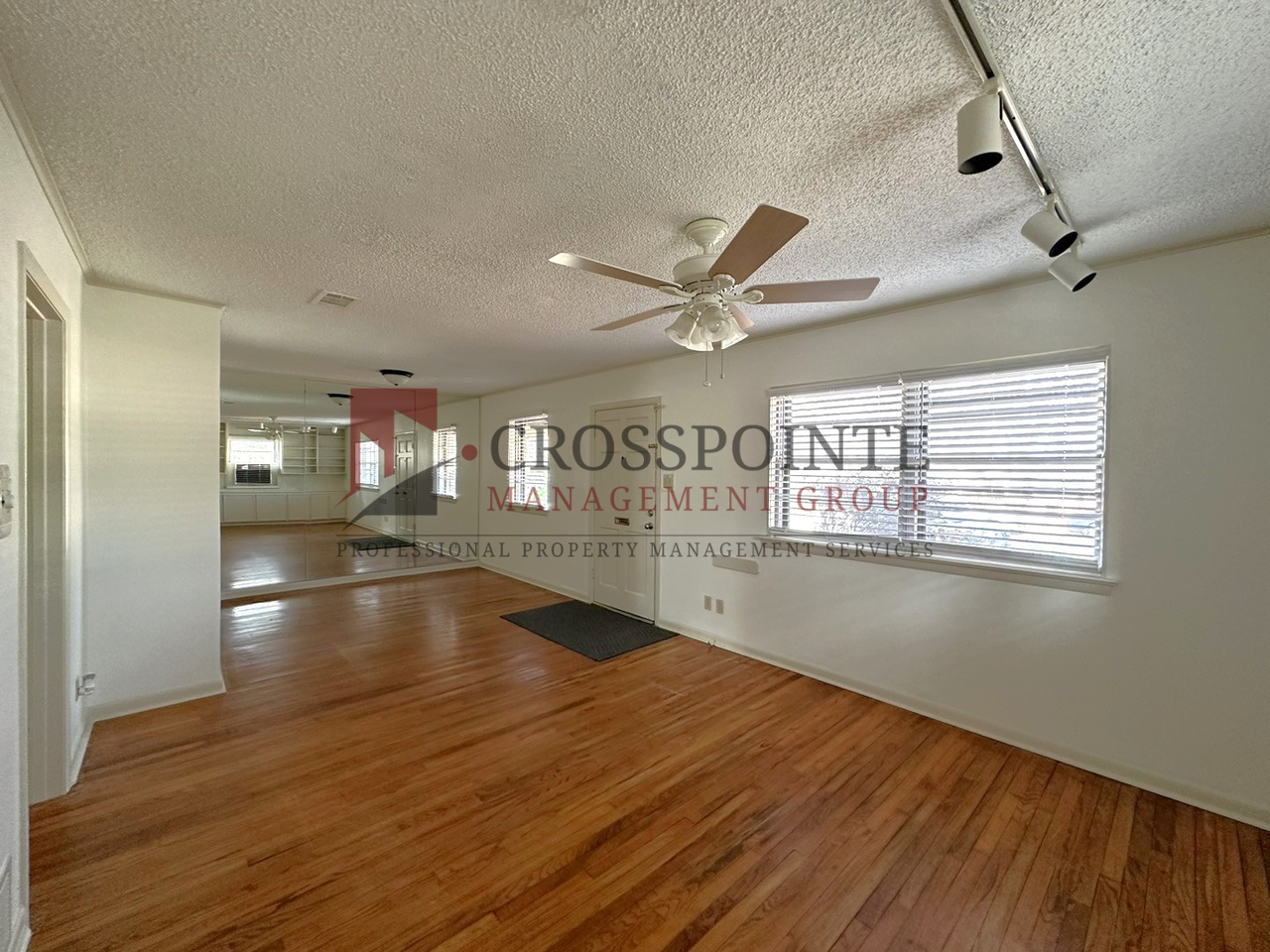 2909 Meadowlark Ln - Photo 3 of 25