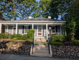 featured image of 809 Simpson St