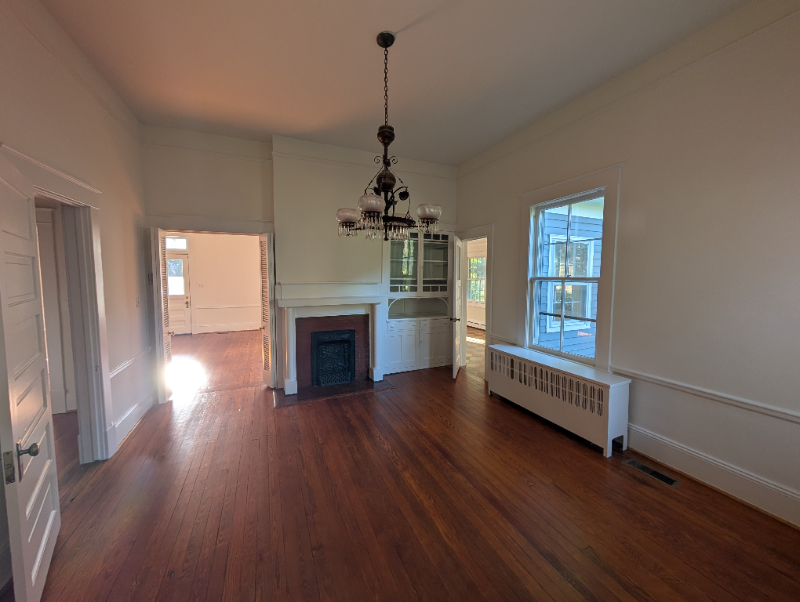 809 Simpson St - Photo 2 of 20