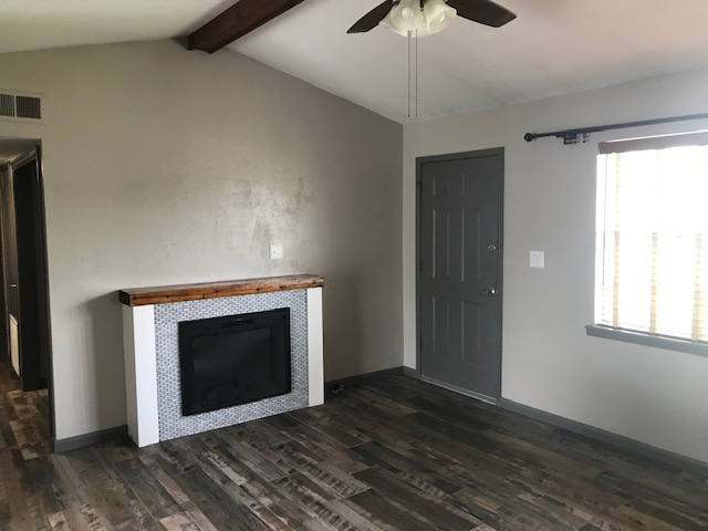 1110 N 28th St - Photo 3 of 6