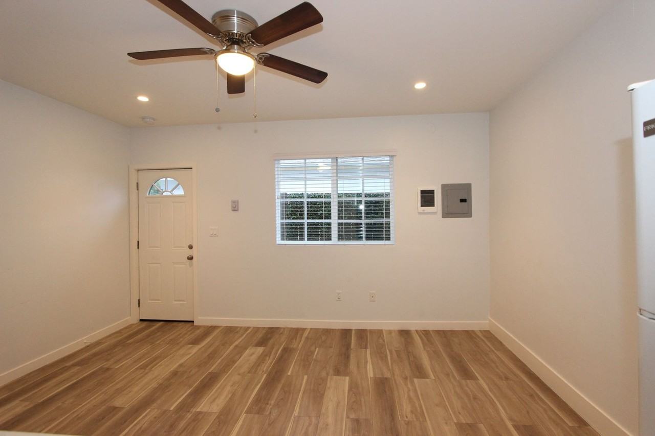 10977 Bali Ln #A - Photo 3 of 9