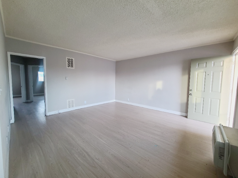 8720 Orion Ave #21 - Photo 4 of 9