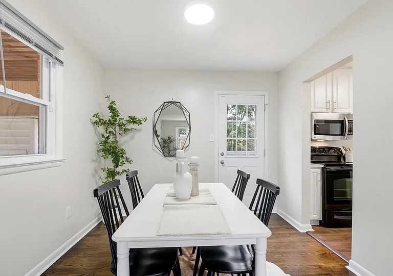 7201 Loch Raven Rd - Photo 6 of 20