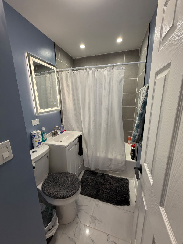 5704 S Kilbourn Ave - Photo 4 of 6