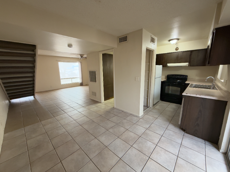 3524 W Dunlap Ave - Photo 4 of 10