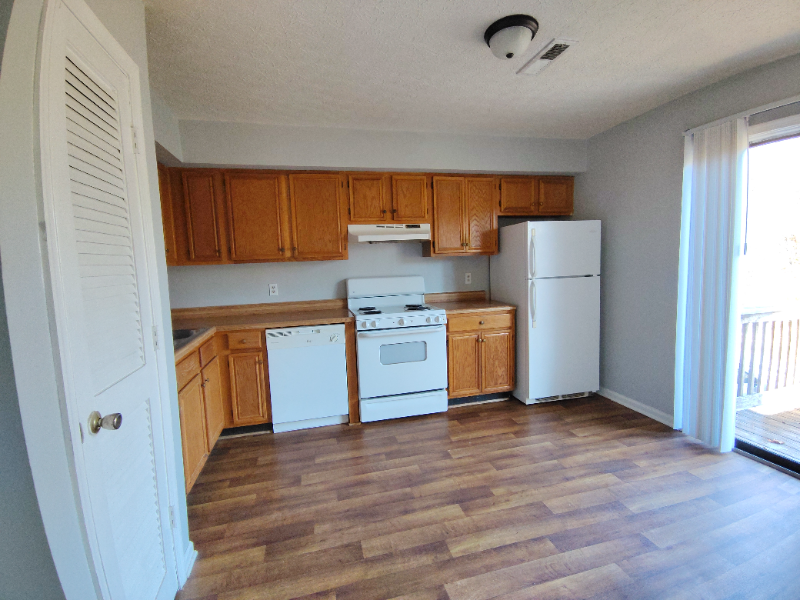 13 Fonda Dr - Photo 5 of 8