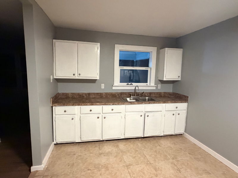 514 Iowa Ave - Photo 5 of 11