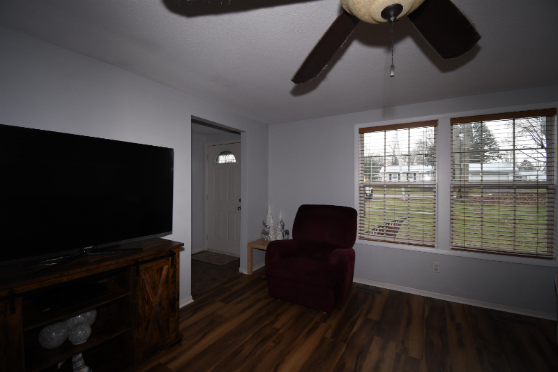 4251 Scokian Dr - Photo 3 of 19