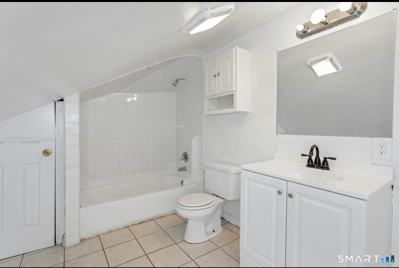 18 Grandview Ave #4 - Photo 2 of 7