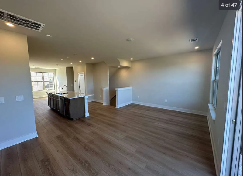 2615 Wilkinson Pike #1003 - Photo 2 of 20