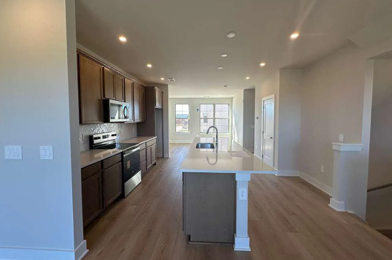 2615 Wilkinson Pike #1003 - Photo 4 of 20