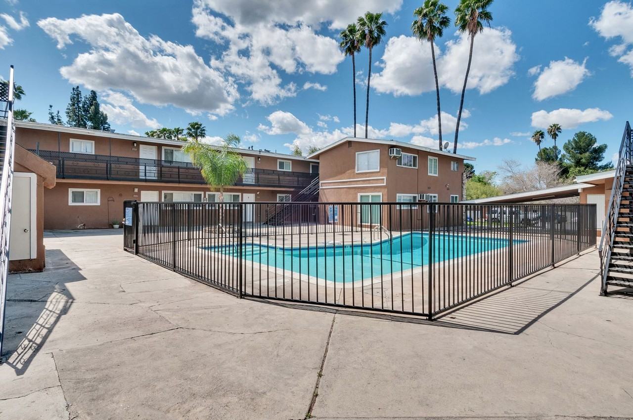 3512 Lou Ella Ln - Photo 3 of 13