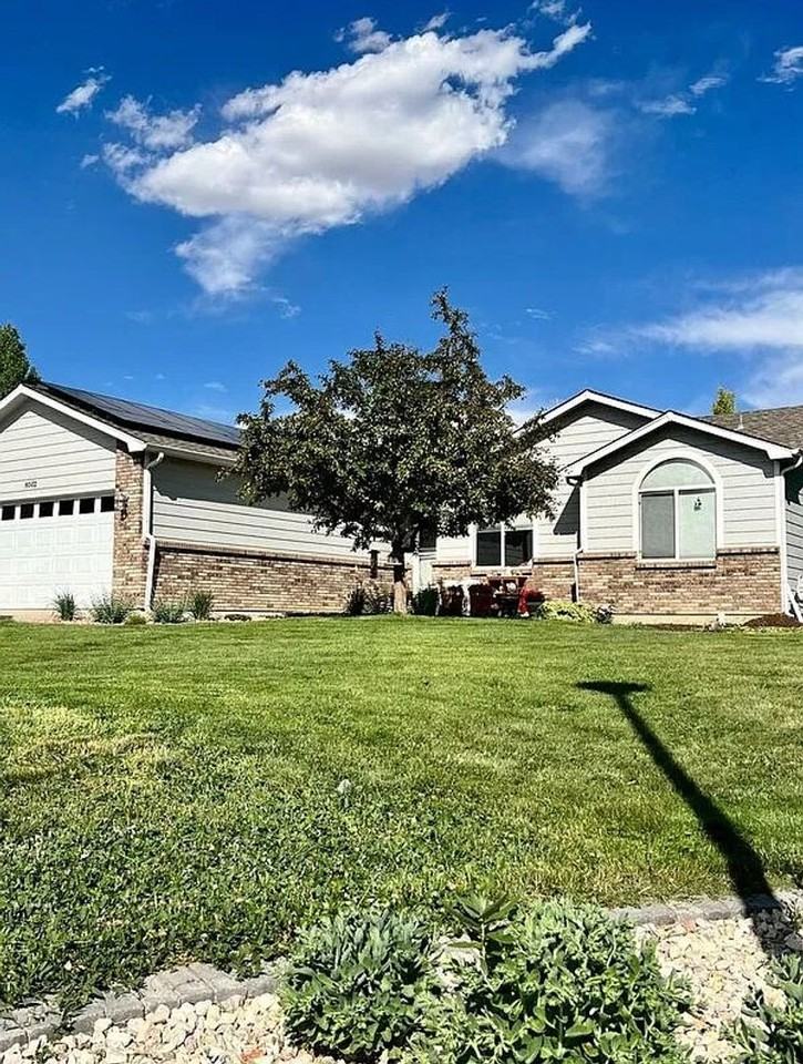 8502 Secretariat Dr - Photo 2 of 30