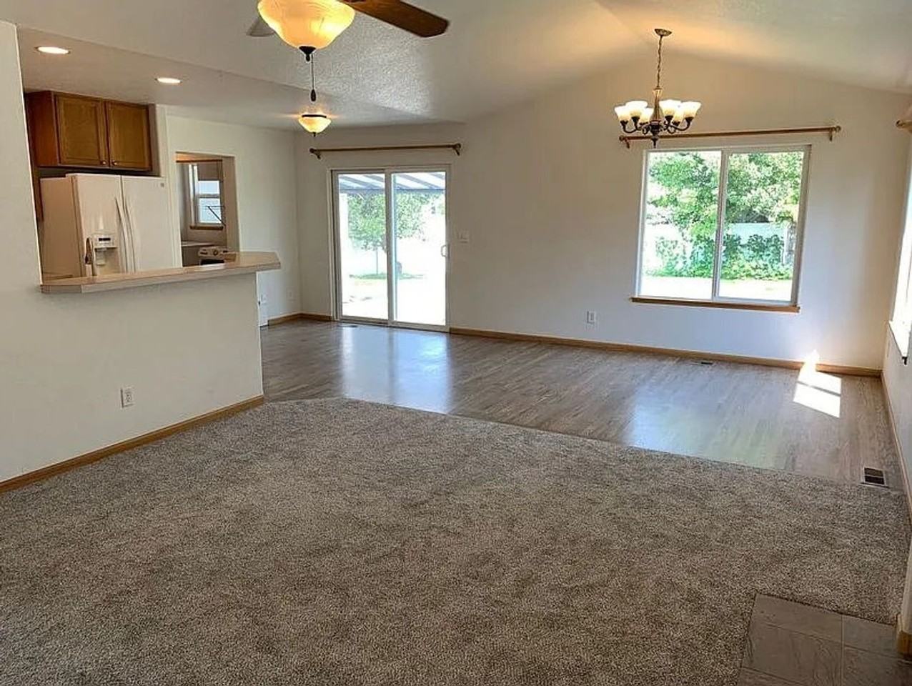 8502 Secretariat Dr - Photo 7 of 30