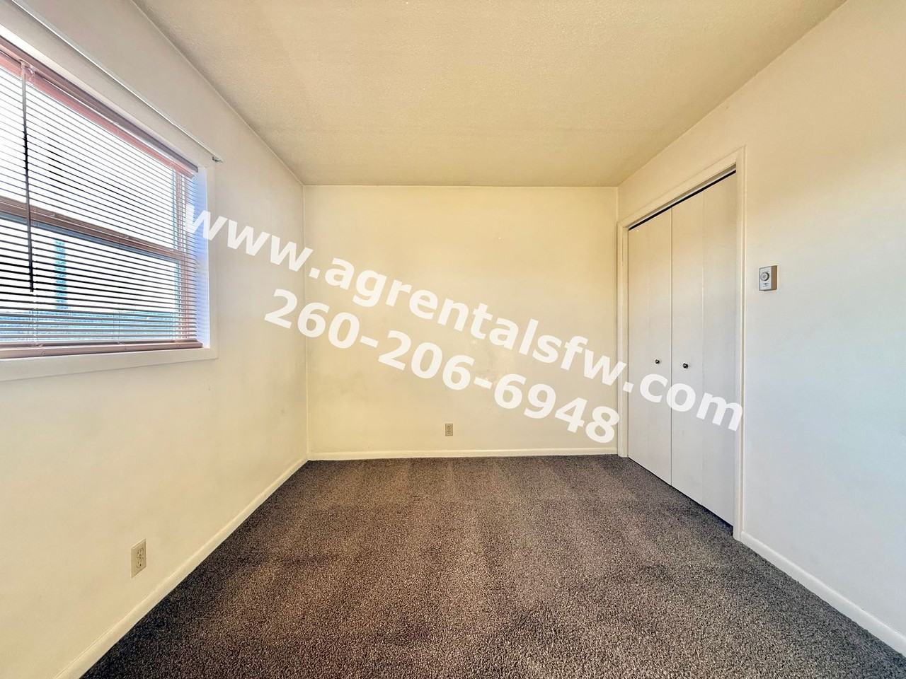 1002 Lewis St - Photo 2 of 11