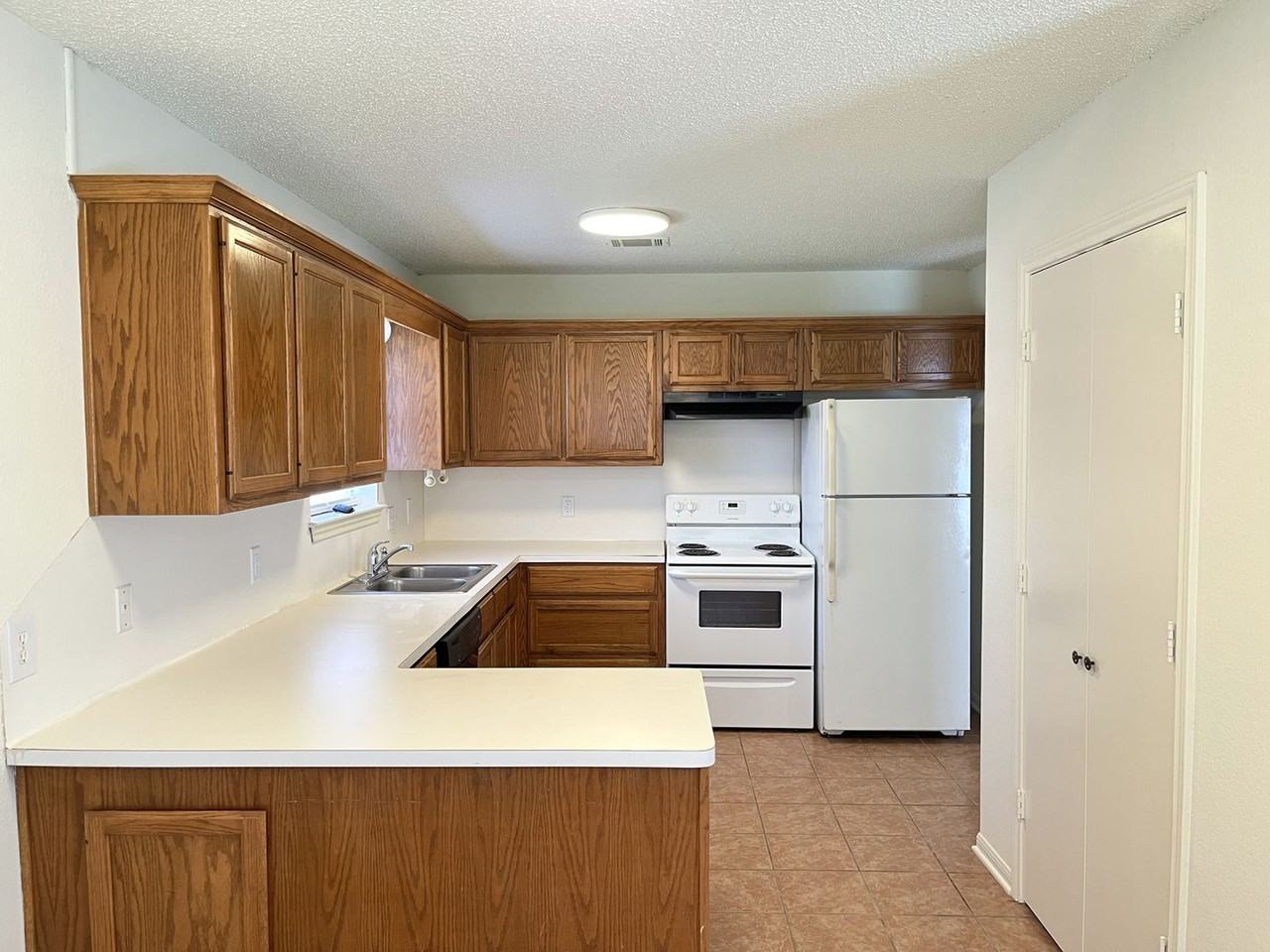 714 Old Lorena Rd - Photo 4 of 13