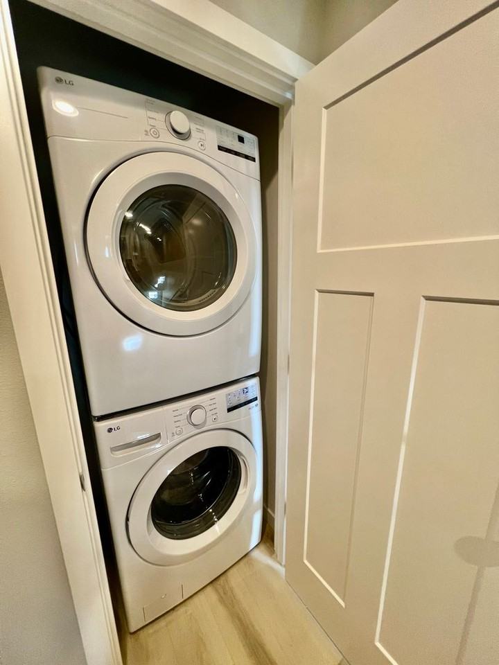 169 W C St - Photo 4 of 15