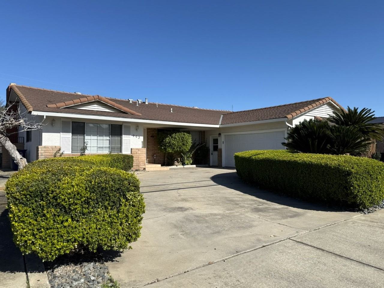 993 E Olive Ave - Photo 2 of 27