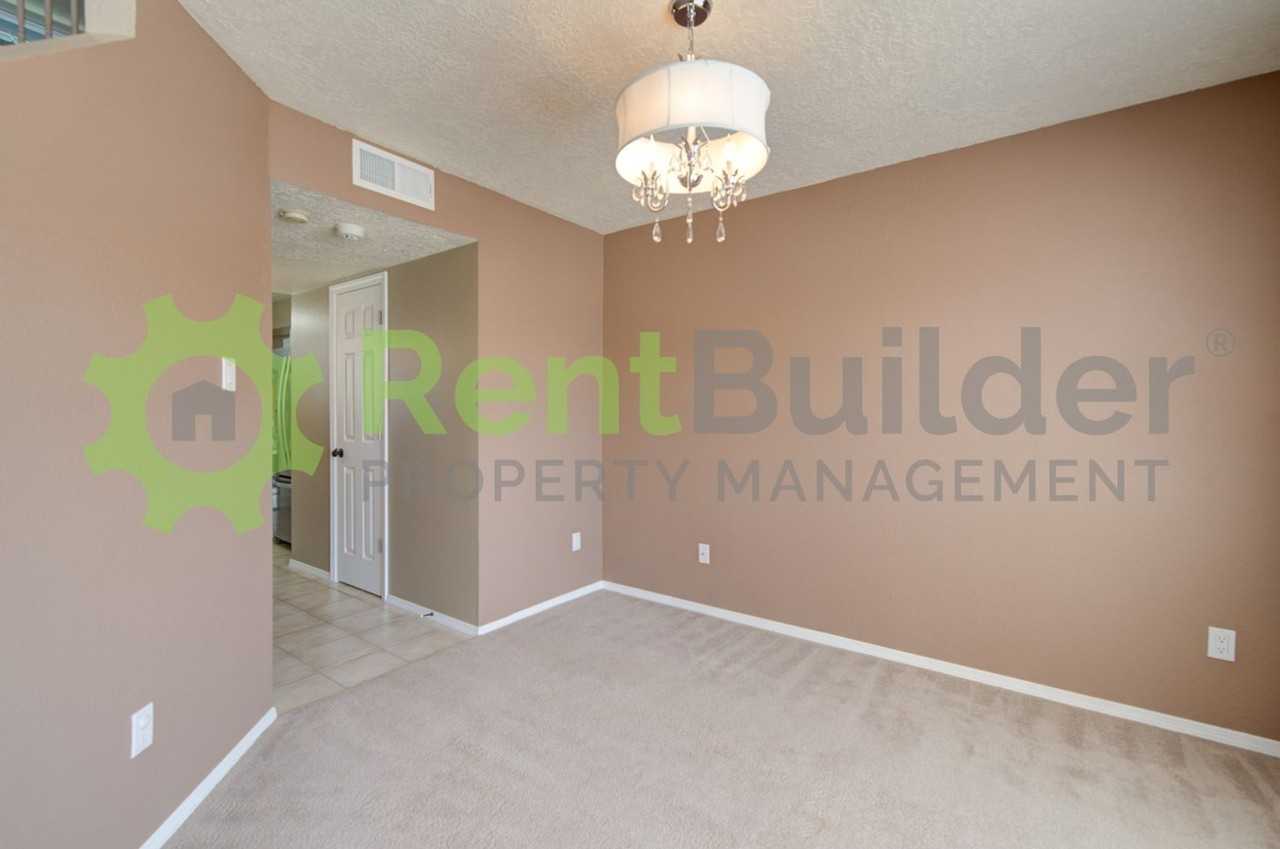 1416 Somerset Dr Nw - Photo 4 of 25