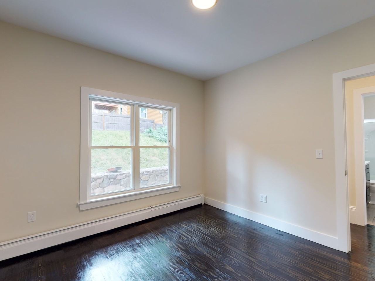 824 Parker St - Photo 5 of 17