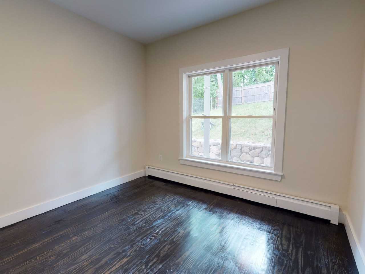 824 Parker St - Photo 6 of 17