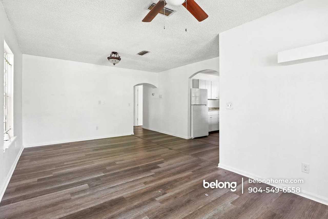 1995 W 4th St - Photo 7 of 31